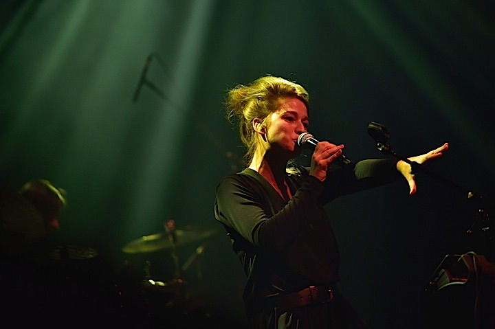 Selah Sue @ Ancienne Belgique, picture 10, photographed by Wim Patry - FrontView Magazine