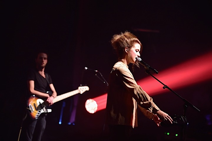 Selah Sue @ Cirque Royal, picture 3, photographed by Wim Patry - FrontView Magazine