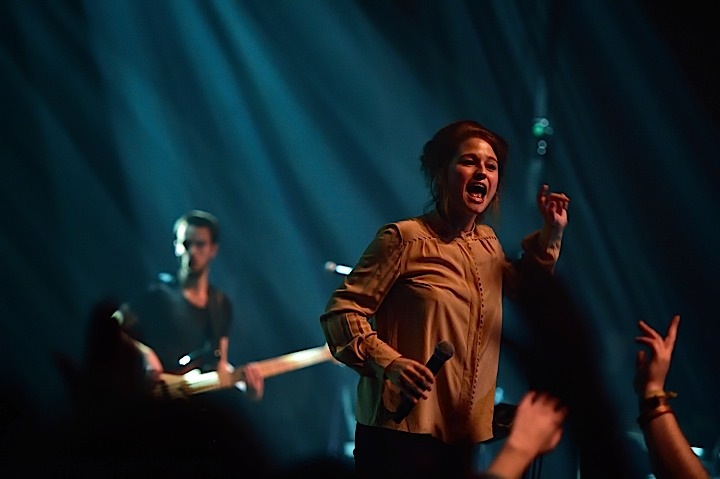 Selah Sue @ Cirque Royal, picture 16, photographed by Wim Patry - FrontView Magazine