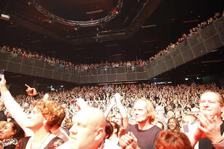 UB40 @ 013 @ 013 Tilburg, picture 8, photographed by Marc Stoffels - FrontView Magazine