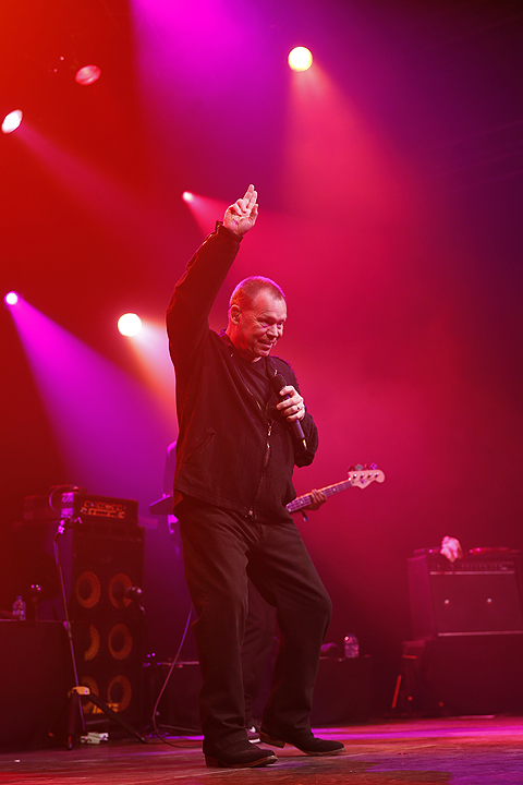 UB40 @ 013 @ 013 Tilburg, picture 10, photographed by Marc Stoffels - FrontView Magazine