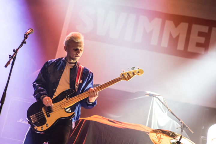 Swimmers @ Ancienne Belgique, picture 8, photographed by Dorien Goetschalckx - FrontView Magazine