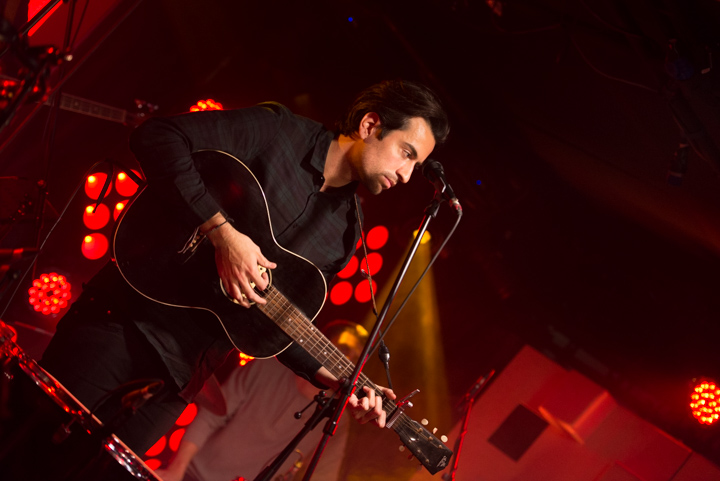 Dotan @ Qube QMusic, foto 16, foto's door Johan Van Buggenhout - FrontView Magazine