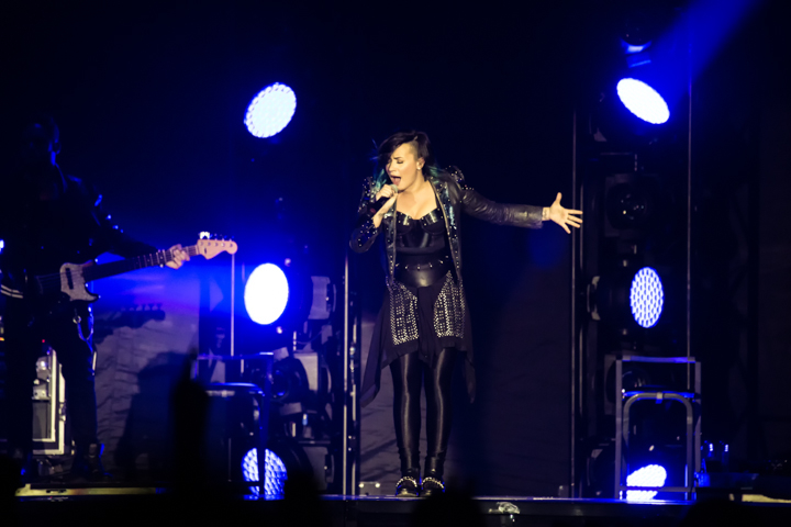 Demi Lovato @ Sportpaleis, picture 2, photographed by Dorien Goetschalckx - FrontView Magazine