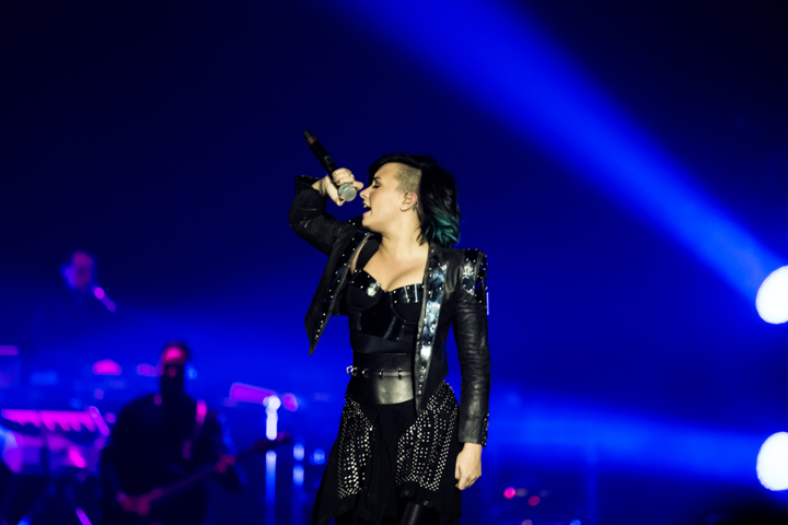 Demi Lovato @ Sportpaleis, picture 3, photographed by Dorien Goetschalckx - FrontView Magazine