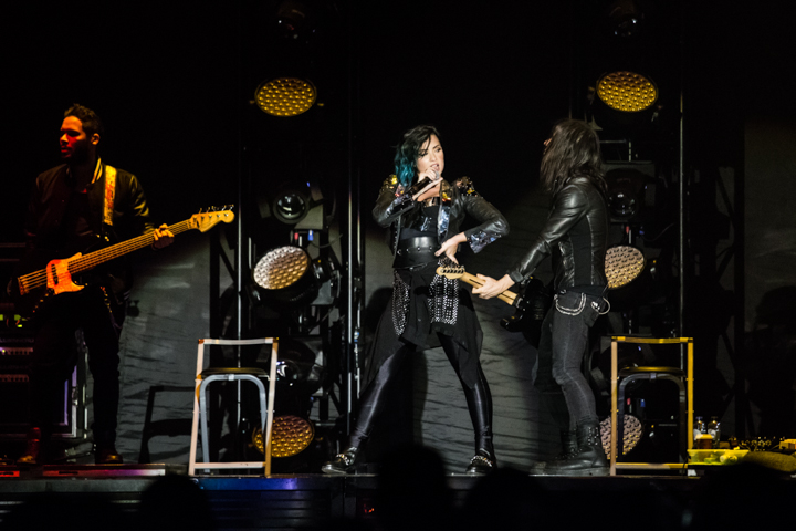 Demi Lovato @ Sportpaleis, picture 6, photographed by Dorien Goetschalckx - FrontView Magazine