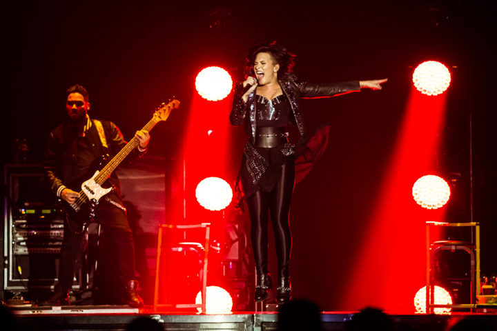 Demi Lovato @ Sportpaleis, picture 8, photographed by Dorien Goetschalckx - FrontView Magazine