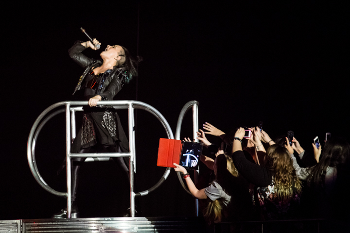 Demi Lovato @ Sportpaleis, picture 10, photographed by Dorien Goetschalckx - FrontView Magazine