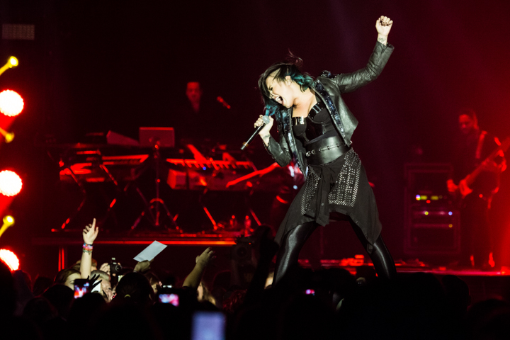 Demi Lovato @ Sportpaleis, picture 13, photographed by Dorien Goetschalckx - FrontView Magazine