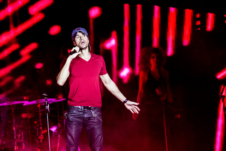 Enrique Iglesias @ Sportpaleis, picture 2, photographed by Dorien Goetschalckx - FrontView Magazine