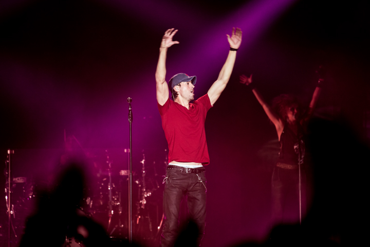 Enrique Iglesias @ Sportpaleis, picture 5, photographed by Dorien Goetschalckx - FrontView Magazine