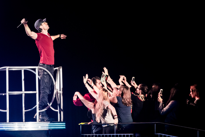 Enrique Iglesias @ Sportpaleis, picture 8, photographed by Dorien Goetschalckx - FrontView Magazine