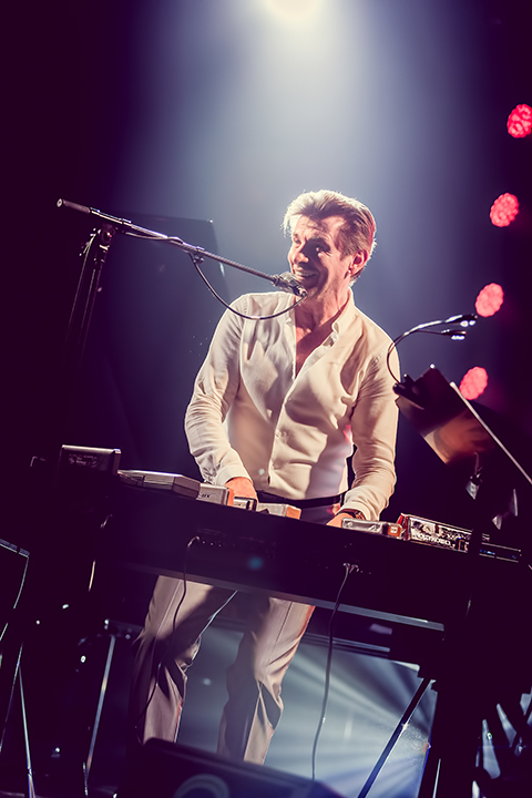 Radio 1 Sessie - Paul Michiels @ Trix, foto 8, foto's door Elke Briers - FrontView Magazine