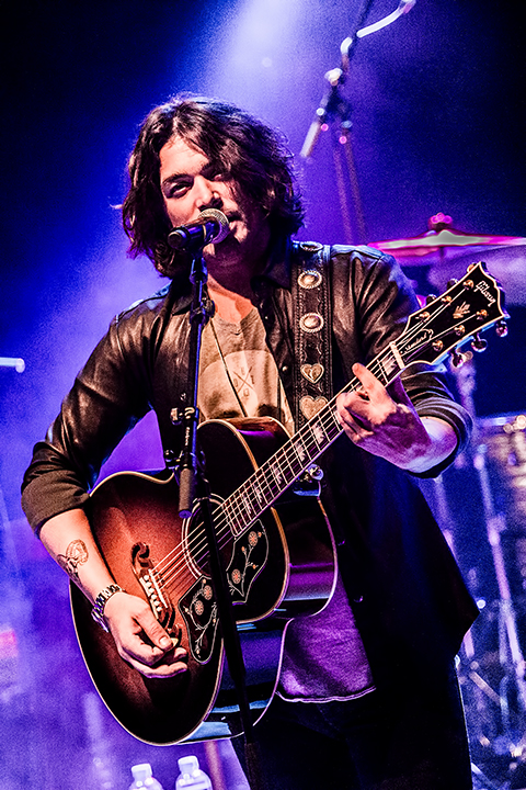 Waylon @ Mezz Breda, picture 2, photographed by Elke Briers - FrontView Magazine