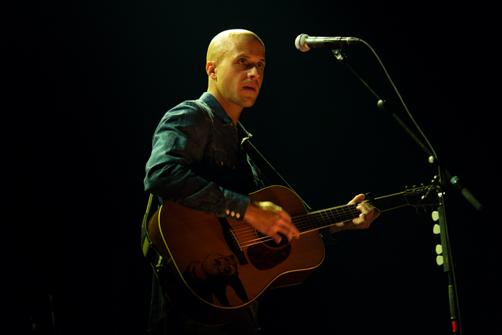 Milow @ AB Brussel, foto 10, foto's door Johan Van Buggenhout - FrontView Magazine