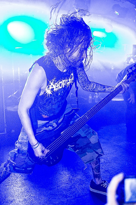 Suicide Silence @ Trix, foto 4, foto's door Edwin Houdevelt - FrontView Magazine