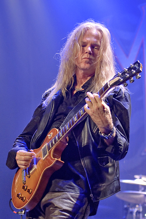 VandenBerg's Moonkings @ Bilzen, picture 11, photographed by Paul Nouwen - FrontView Magazine