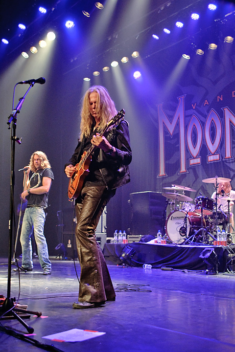 VandenBerg's Moonkings @ Bilzen, picture 13, photographed by Paul Nouwen - FrontView Magazine