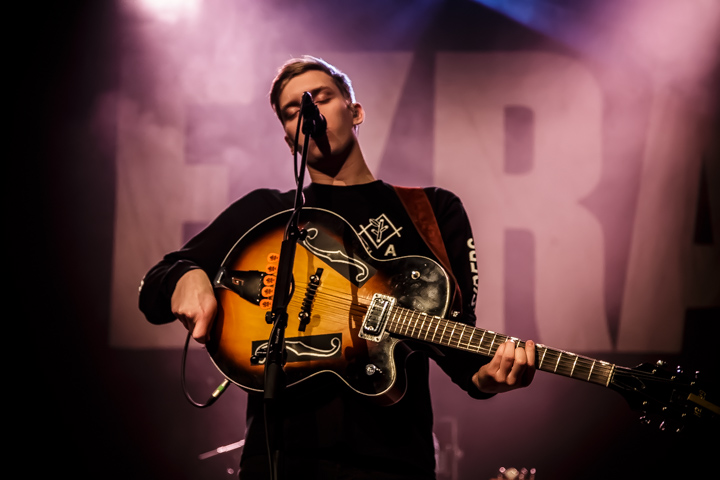 George Ezra @ Trix, picture 2, photographed by Tristan Herftijd - FrontView Magazine