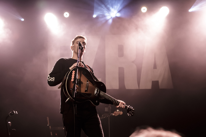 George Ezra @ Trix, picture 3, photographed by Tristan Herftijd - FrontView Magazine