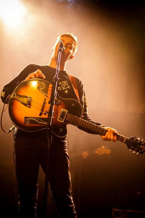 George Ezra @ Trix, picture 4, photographed by Tristan Herftijd - FrontView Magazine