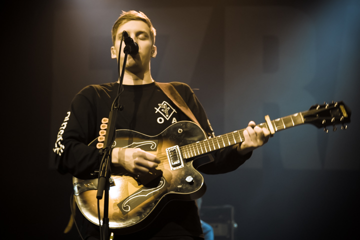 George Ezra @ Trix, picture 13, photographed by Tristan Herftijd - FrontView Magazine