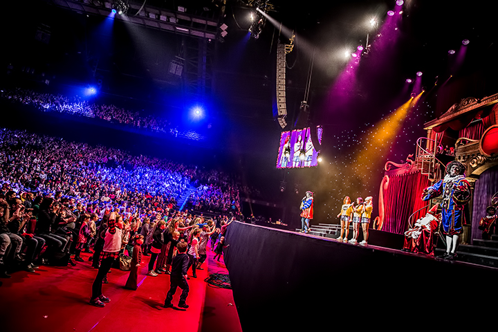 De Grote Sinterklaasshow 2014 @ Sportpaleis, foto 57, foto's door Elke Briers - FrontView Magazine