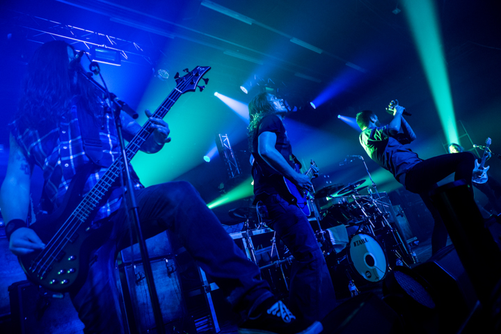 Heaven Shall Burn @ Brielpoort, picture 8, photographed by Dorien Goetschalckx - FrontView Magazine