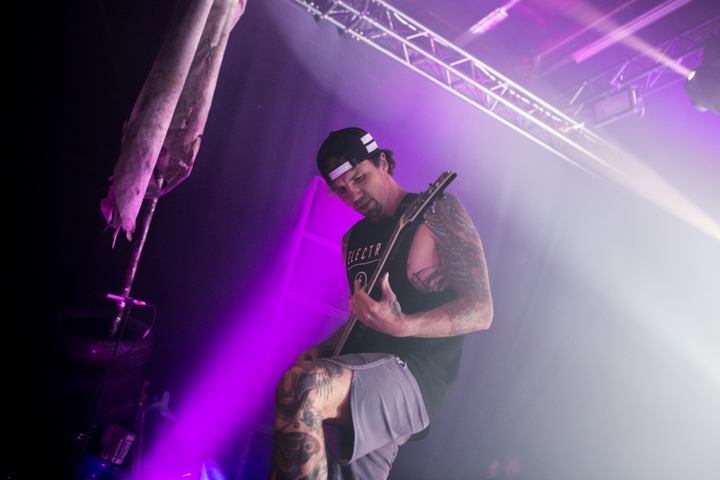 Parkway Drive @ Brielpoort, picture 14, photographed by Dorien Goetschalckx - FrontView Magazine