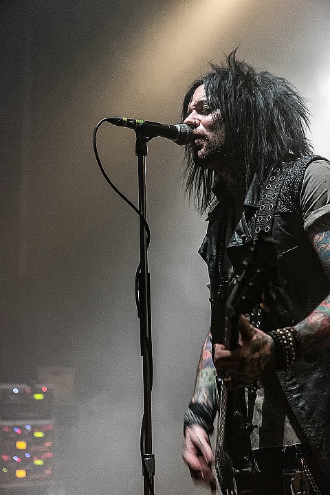 The Defiled @ De Kreun, picture 20, photographed by Edwin Houdevelt - FrontView Magazine