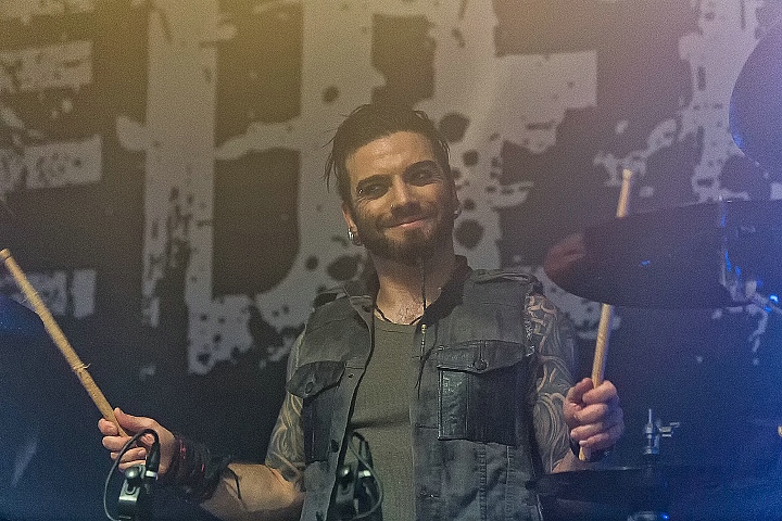 The Defiled @ De Kreun, picture 23, photographed by Edwin Houdevelt - FrontView Magazine
