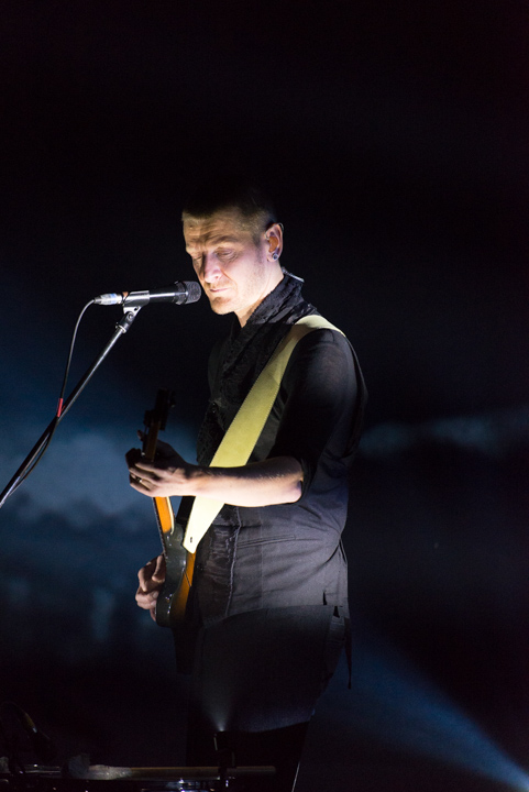 Ozark Henry @ Stadsschouwburg Sint-Niklaas, picture 14, photographed by Johan Van Buggenhout - FrontView Magazine