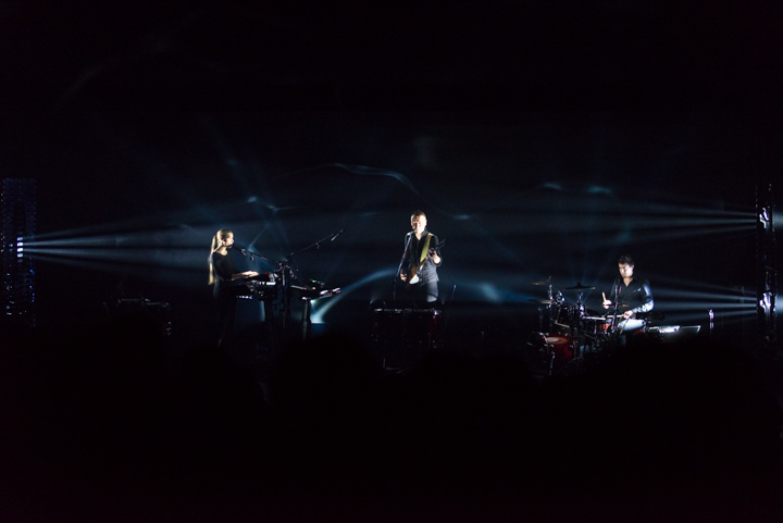 Ozark Henry @ Stadsschouwburg Sint-Niklaas, picture 38, photographed by Johan Van Buggenhout - FrontView Magazine