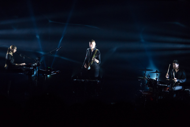Ozark Henry @ Stadsschouwburg Sint-Niklaas, picture 40, photographed by Johan Van Buggenhout - FrontView Magazine