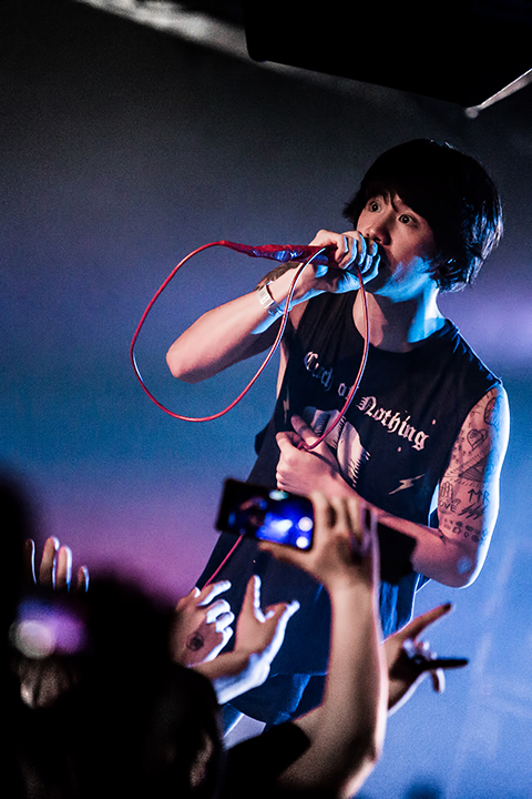One Ok Rock @ Trix Club, picture 2, photographed by Elke Briers - FrontView Magazine