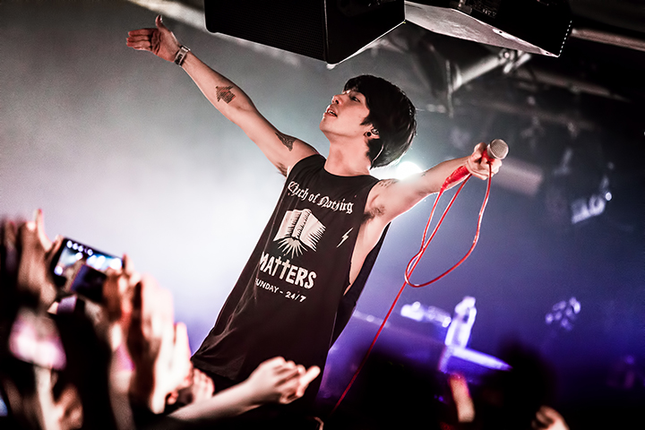 One Ok Rock @ Trix Club, picture 9, photographed by Elke Briers - FrontView Magazine
