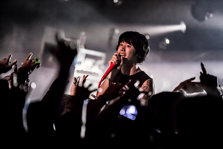 One Ok Rock @ Trix Club, picture 10, photographed by Elke Briers - FrontView Magazine