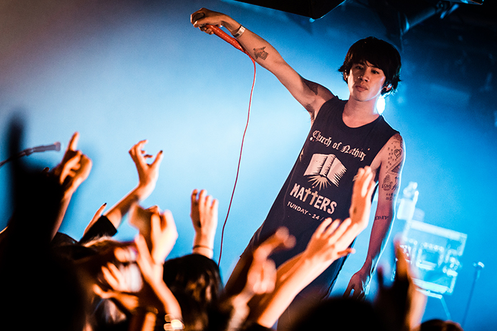 One Ok Rock @ Trix Club, picture 11, photographed by Elke Briers - FrontView Magazine