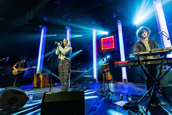 London Grammar @ The Qube - Zuiderkroon, picture 6, photographed by Edwin Houdevelt - FrontView Magazine