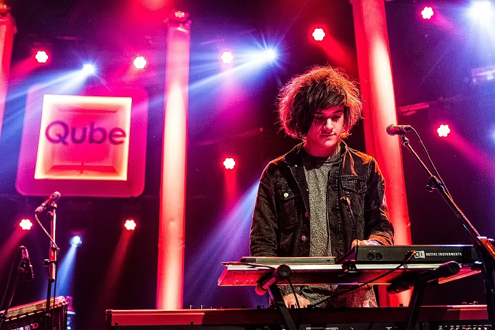 London Grammar @ The Qube - Zuiderkroon, picture 9, photographed by Edwin Houdevelt - FrontView Magazine