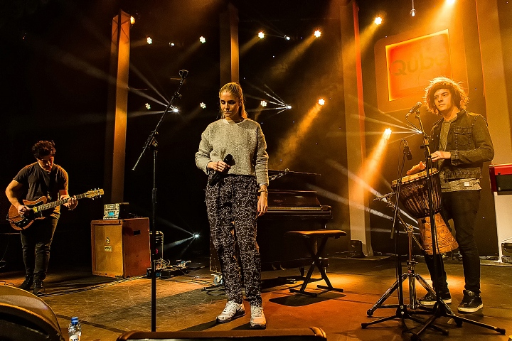 London Grammar @ The Qube - Zuiderkroon, picture 12, photographed by Edwin Houdevelt - FrontView Magazine