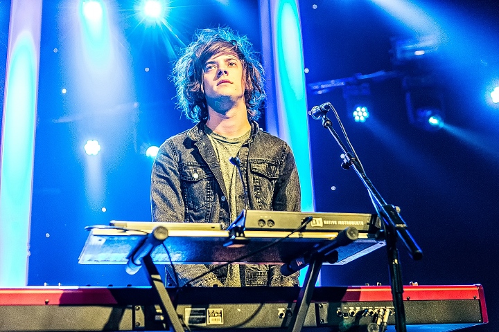 London Grammar @ The Qube - Zuiderkroon, picture 13, photographed by Edwin Houdevelt - FrontView Magazine
