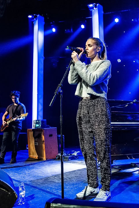 London Grammar @ The Qube - Zuiderkroon, picture 17, photographed by Edwin Houdevelt - FrontView Magazine