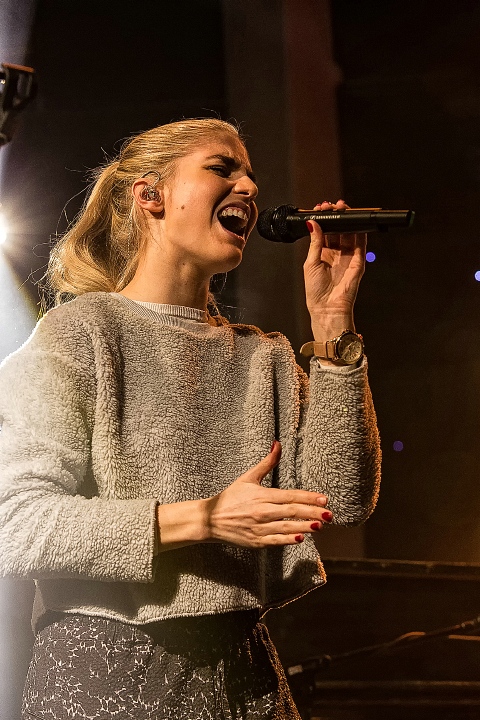 London Grammar @ The Qube - Zuiderkroon, picture 36, photographed by Edwin Houdevelt - FrontView Magazine
