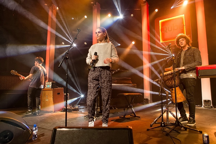 London Grammar @ The Qube - Zuiderkroon, picture 39, photographed by Edwin Houdevelt - FrontView Magazine