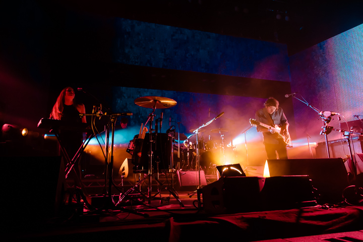 Ben Howard @ Vorst Nationaal, picture 3, photographed by Tristan Herftijd - FrontView Magazine