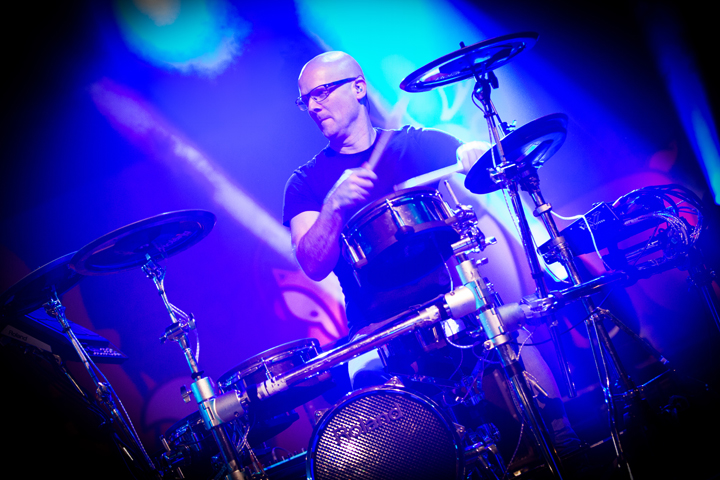Music For Life 2014: Netsky @ The Flame, picture 6, photographed by Freya Goossens - FrontView Magazine