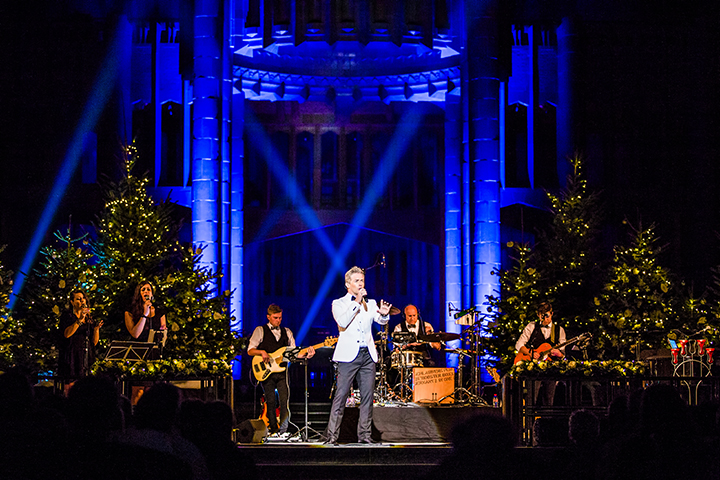 Christoff & Lindsay: Happy Christmas @ Basiliek van Koekelberg, picture 16, photographed by Elke Briers - FrontView Magazine