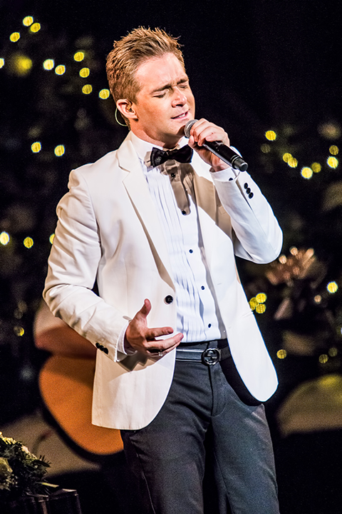 Christoff & Lindsay: Happy Christmas @ Basiliek van Koekelberg, picture 19, photographed by Elke Briers - FrontView Magazine
