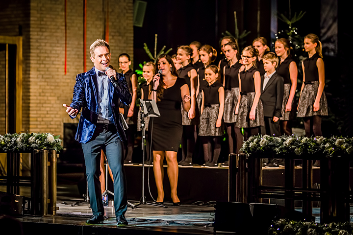 Christoff & Lindsay: Happy Christmas @ Basiliek van Koekelberg, picture 25, photographed by Elke Briers - FrontView Magazine